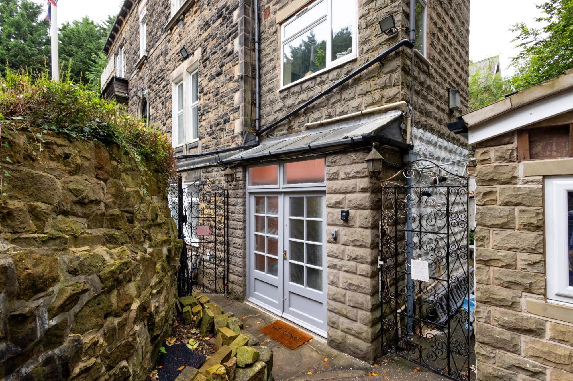Spacious 3 Bedroom Ground Floor Apartment - 10 Mins From City Centre Leeds  Exteriér fotografie