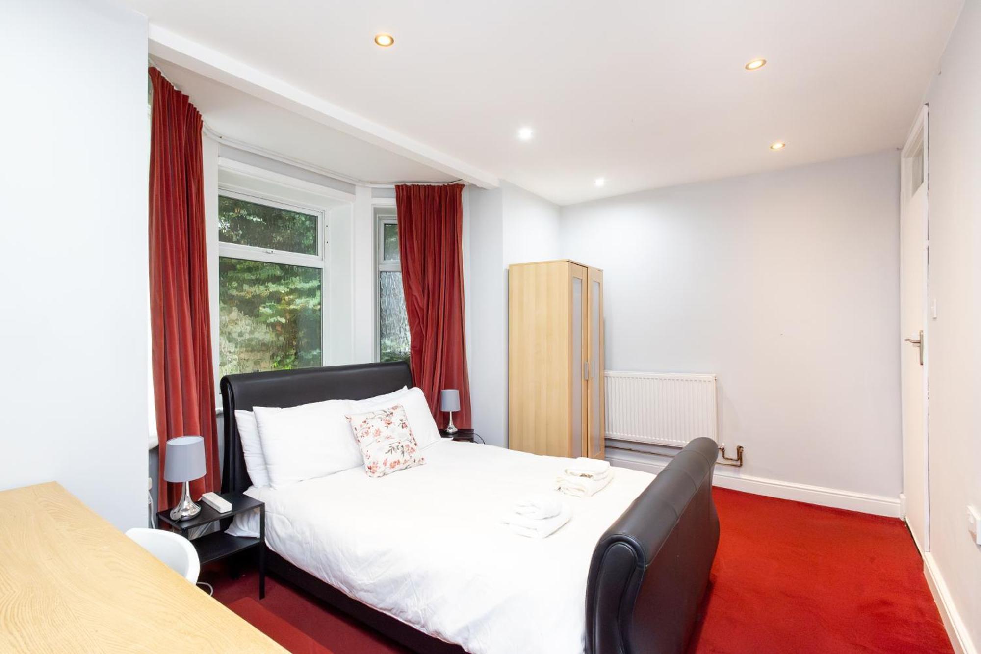 Spacious 3 Bedroom Ground Floor Apartment - 10 Mins From City Centre Leeds  Exteriér fotografie